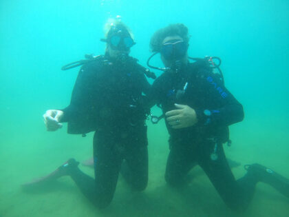 Bubbles for Vets scruba diving